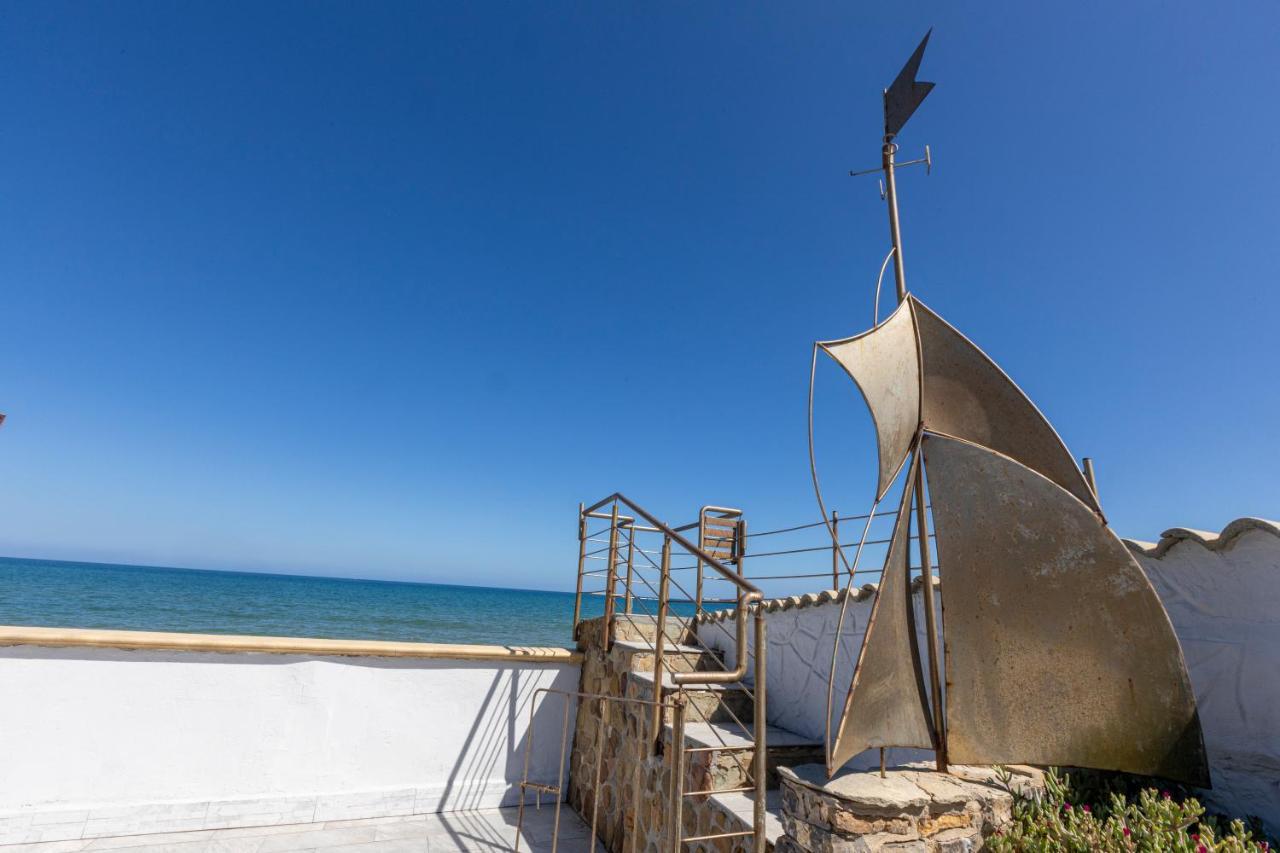 Casa Vacanza Barbera - In Riva Al Mare Villa Трапето Екстериор снимка