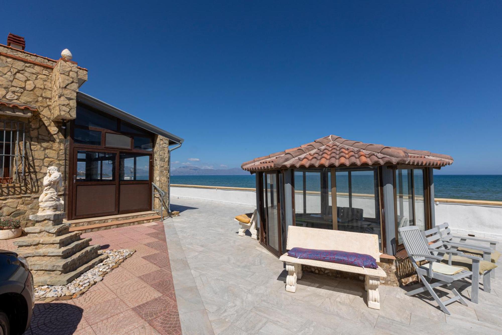 Casa Vacanza Barbera - In Riva Al Mare Villa Трапето Екстериор снимка